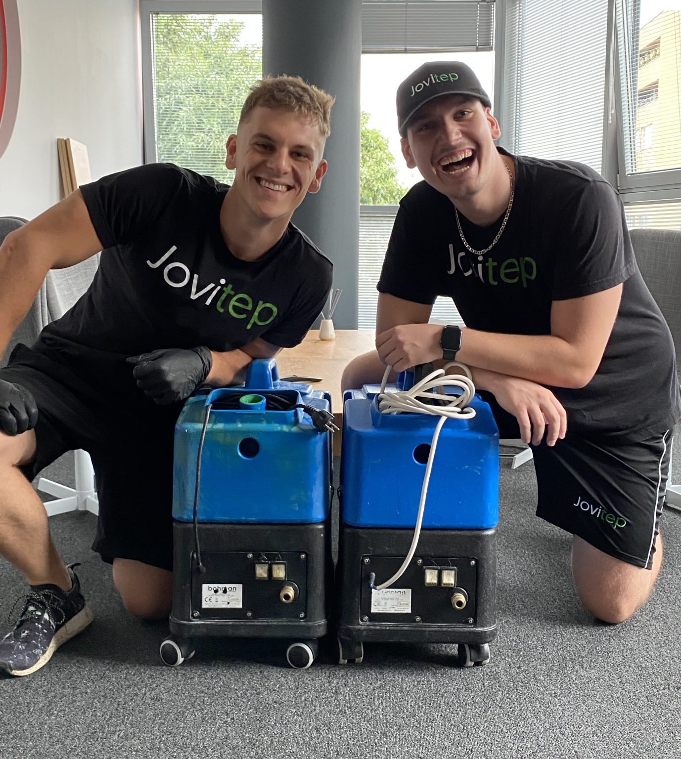 Kontaktieren Sie Jovitep - professionelle Polsterreinigung